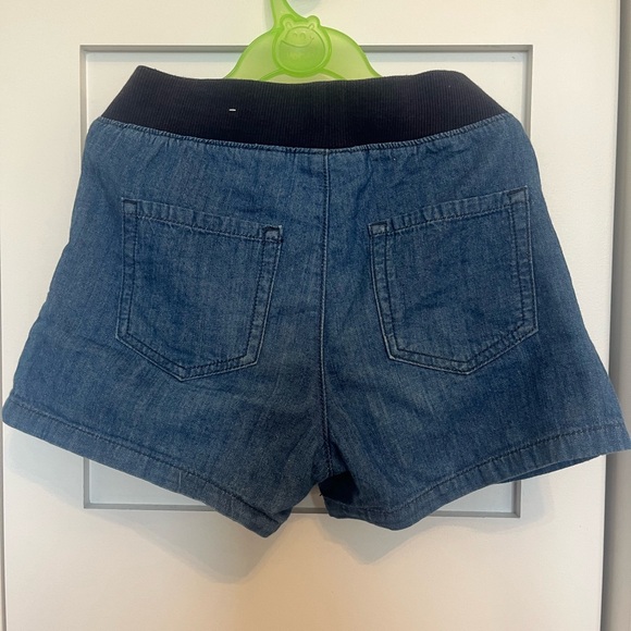 Hi, selling these fine shorts for kids with a small waist. - Picture 4 of 7